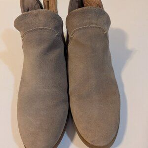 Women's beige ankle booties, size 6.5